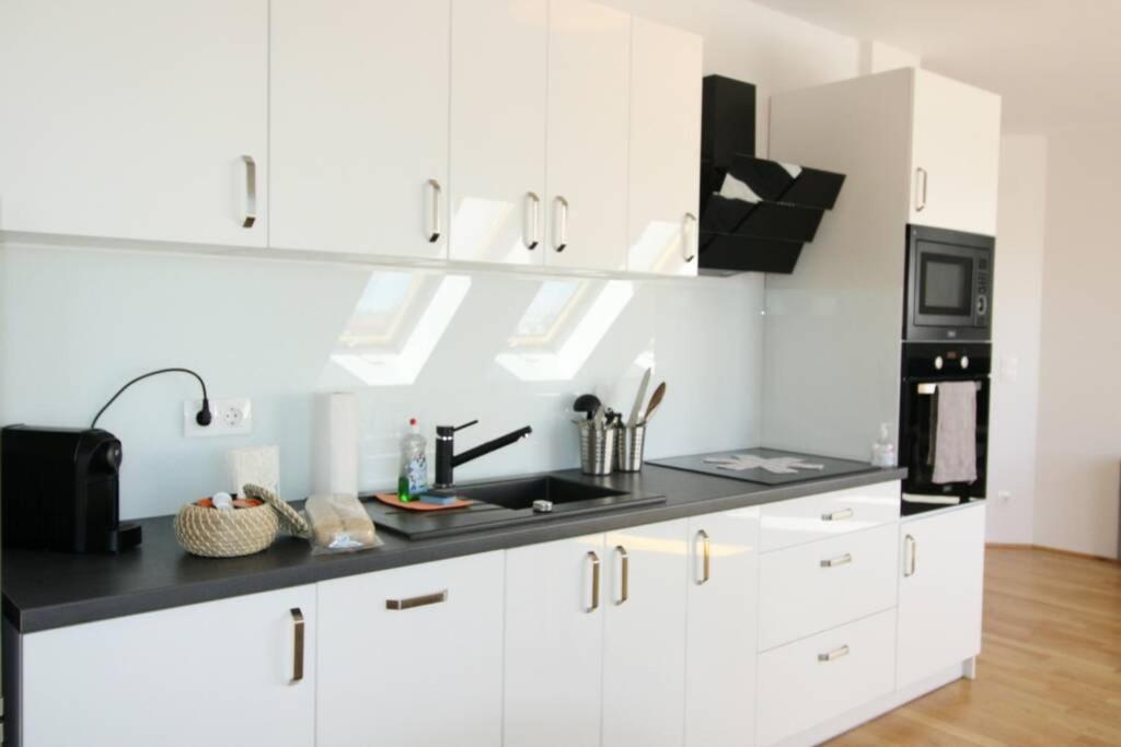 Penthouse With Amazing Terrace L Lf42 Apartman Bécs Kültér fotó