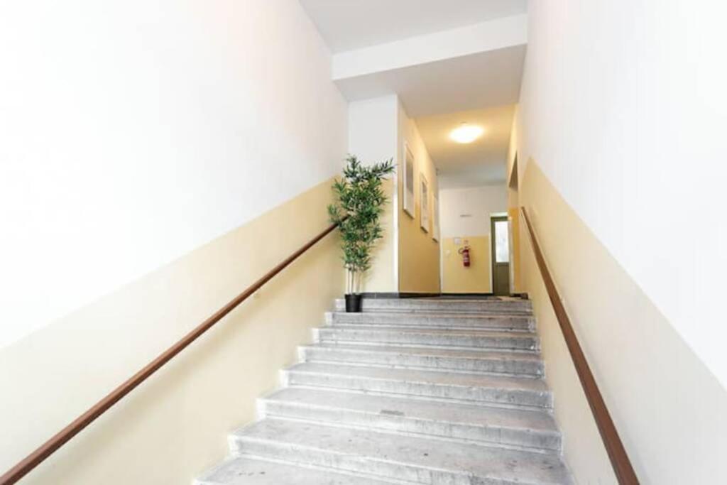 Penthouse With Amazing Terrace L Lf42 Apartman Bécs Kültér fotó